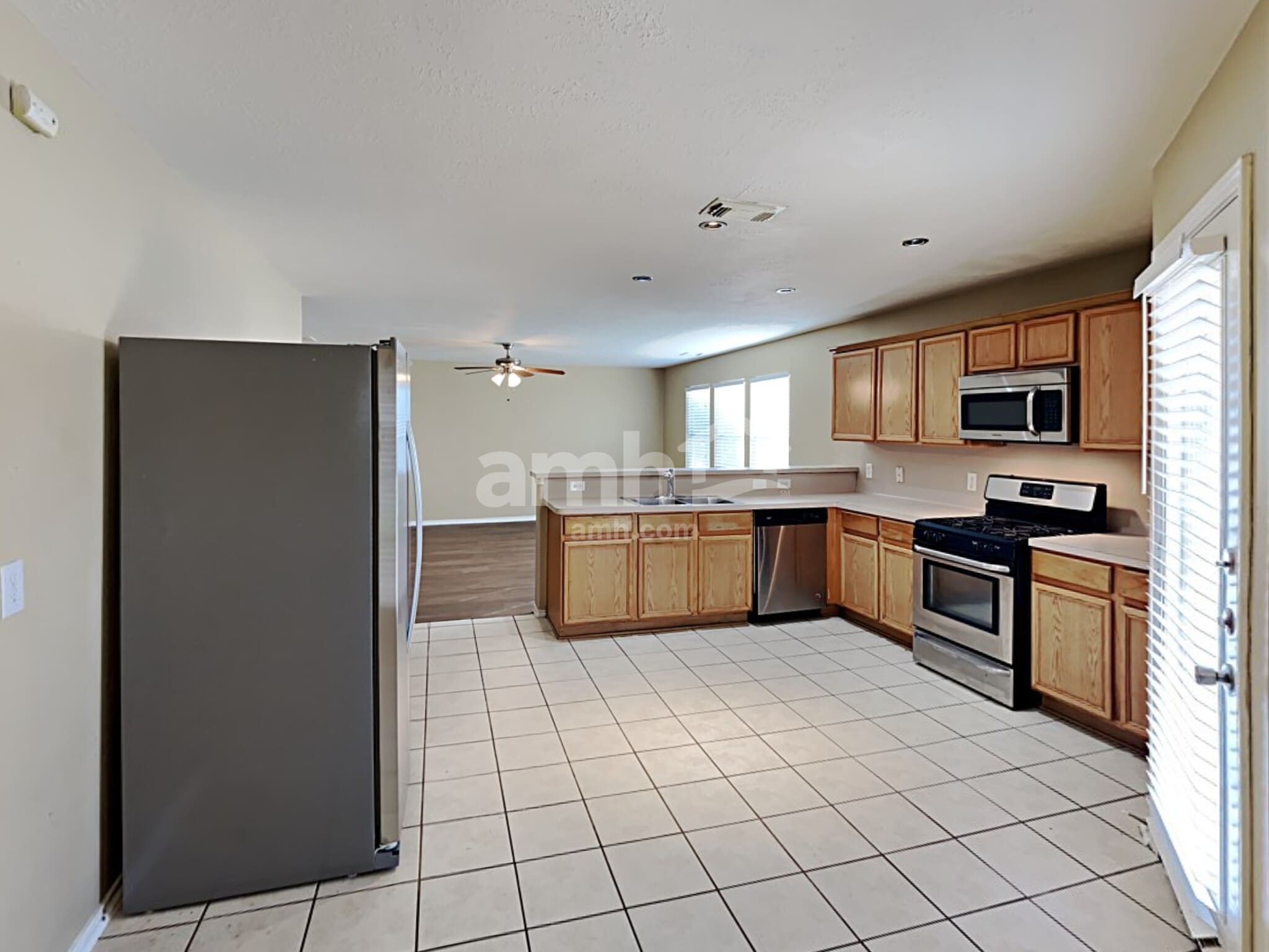 Building Photo - 5446 Aloe Ave