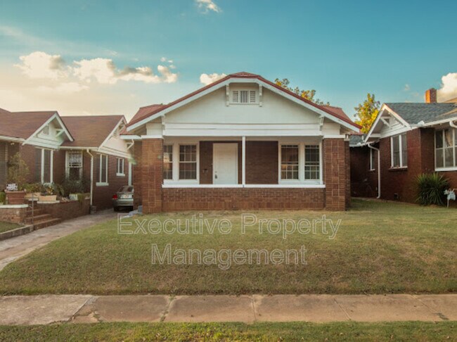 Primary Photo - 820 McMillon Ave