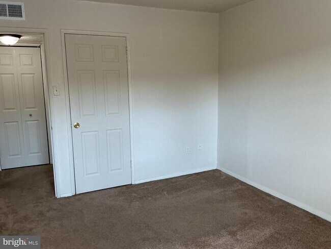 Building Photo - 7246 Donnell Pl