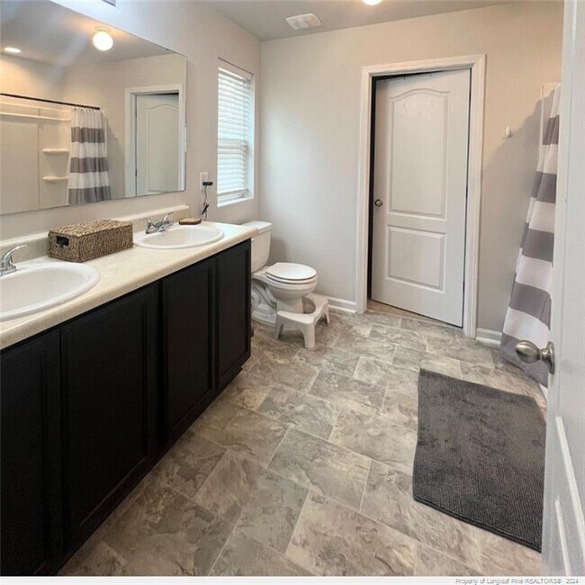 Building Photo - 535 Old Salem Dr