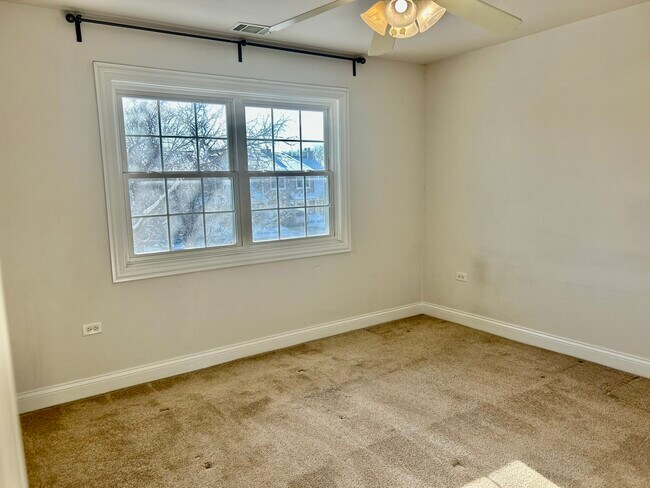 Building Photo - 31 Foxcroft Rd