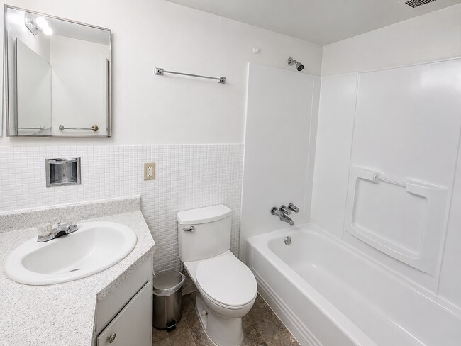 Building Photo - 2631 Tyrell Dr