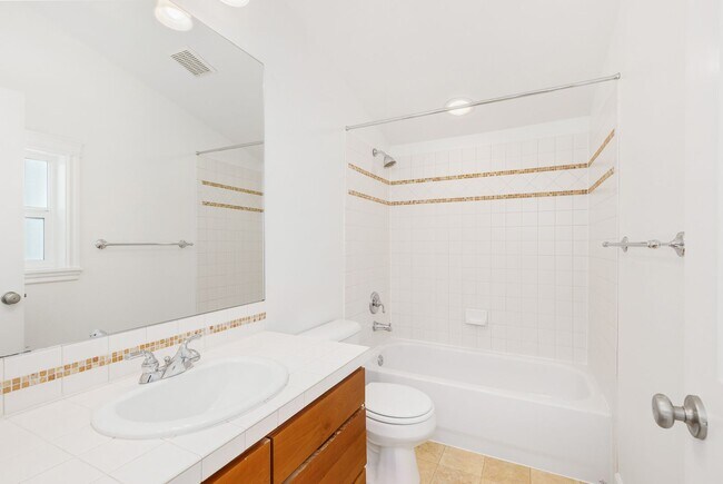 Building Photo - 1412 NW 60th St