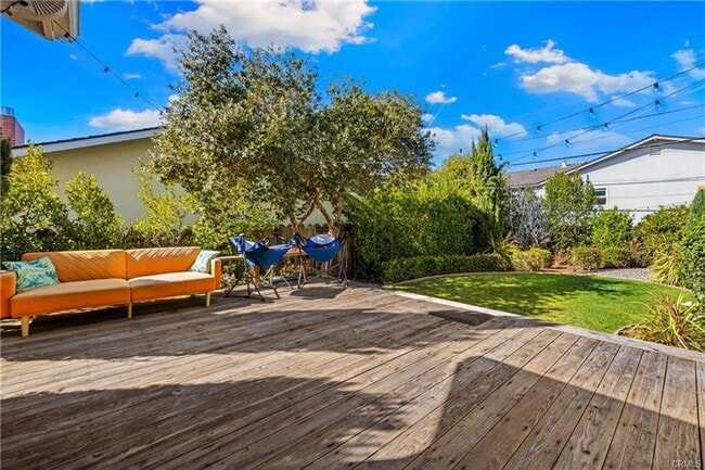 Building Photo - Updated 4bd/3ba House Right Off of Highland Dr