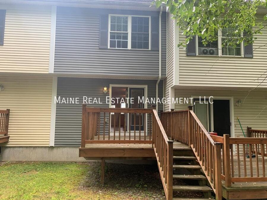 Building Photo - 10 River Village Dr