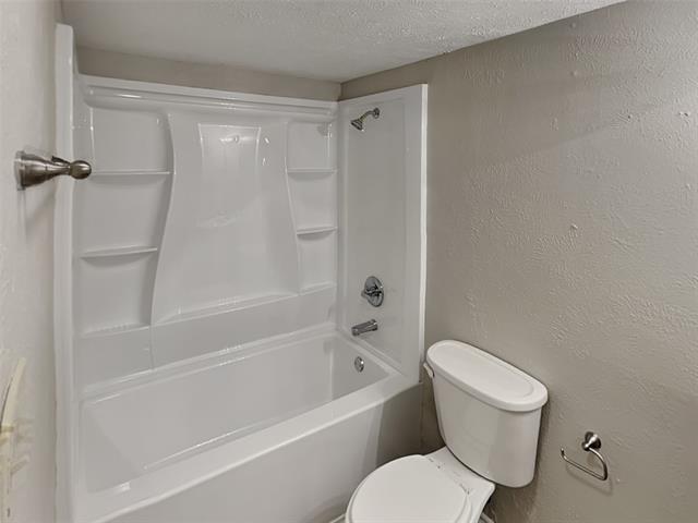 Building Photo - 2350 Honeycomb Ct