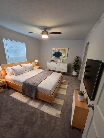 Building Photo - 55 Hickory Ln