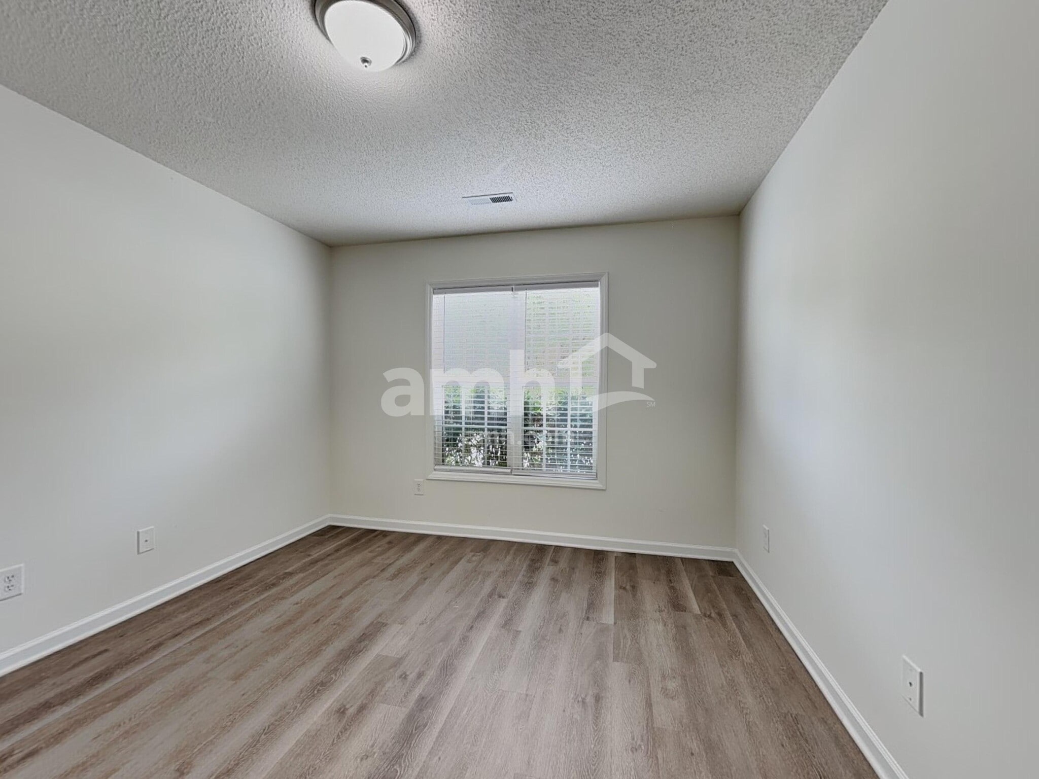 Building Photo - 5825 Regent Village Dr
