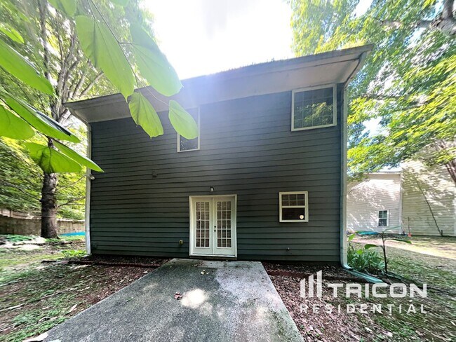 Building Photo - 215 Cole Ct