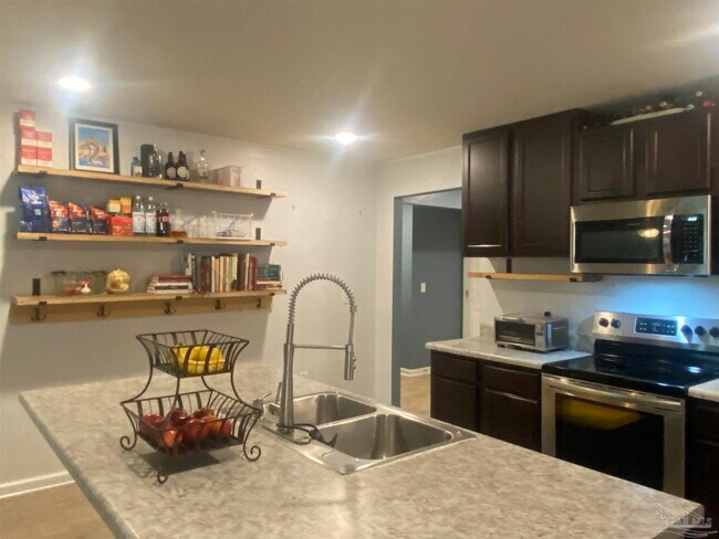 Building Photo - 5838 Blackhorse Cir
