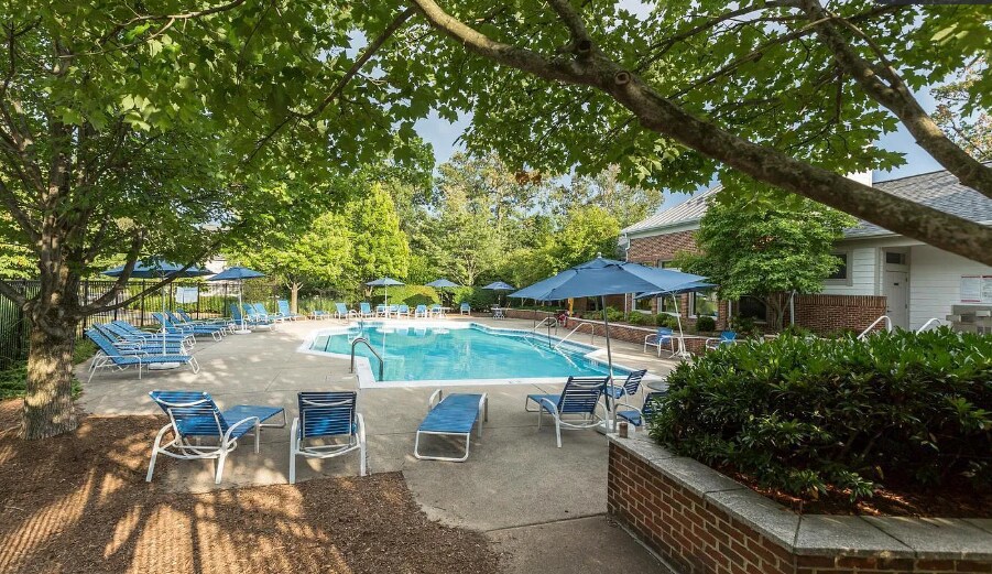 Building Photo - 1701 Lake Shore Crest Dr