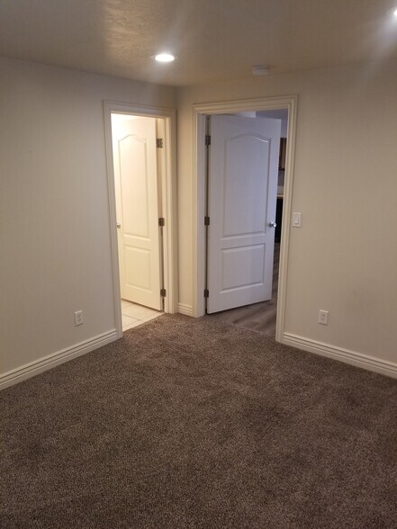 Bedroom 3 - 39 N Archmore St