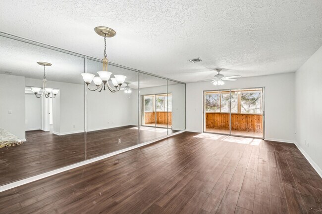 Building Photo - 12012 Greenway Cir S