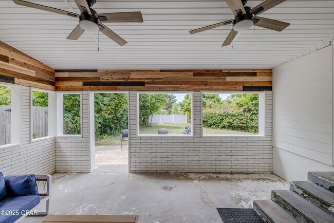 Building Photo - 1207 Buena Vista Blvd