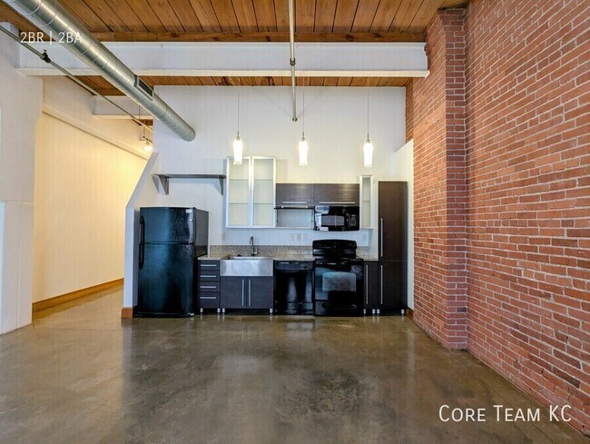 Building Photo - 382 W 22nd St