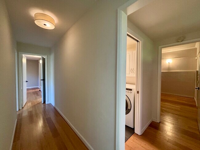 Building Photo - 6207 Westover Dr