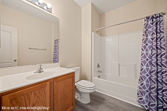 Building Photo - 470 Turtleback Rd