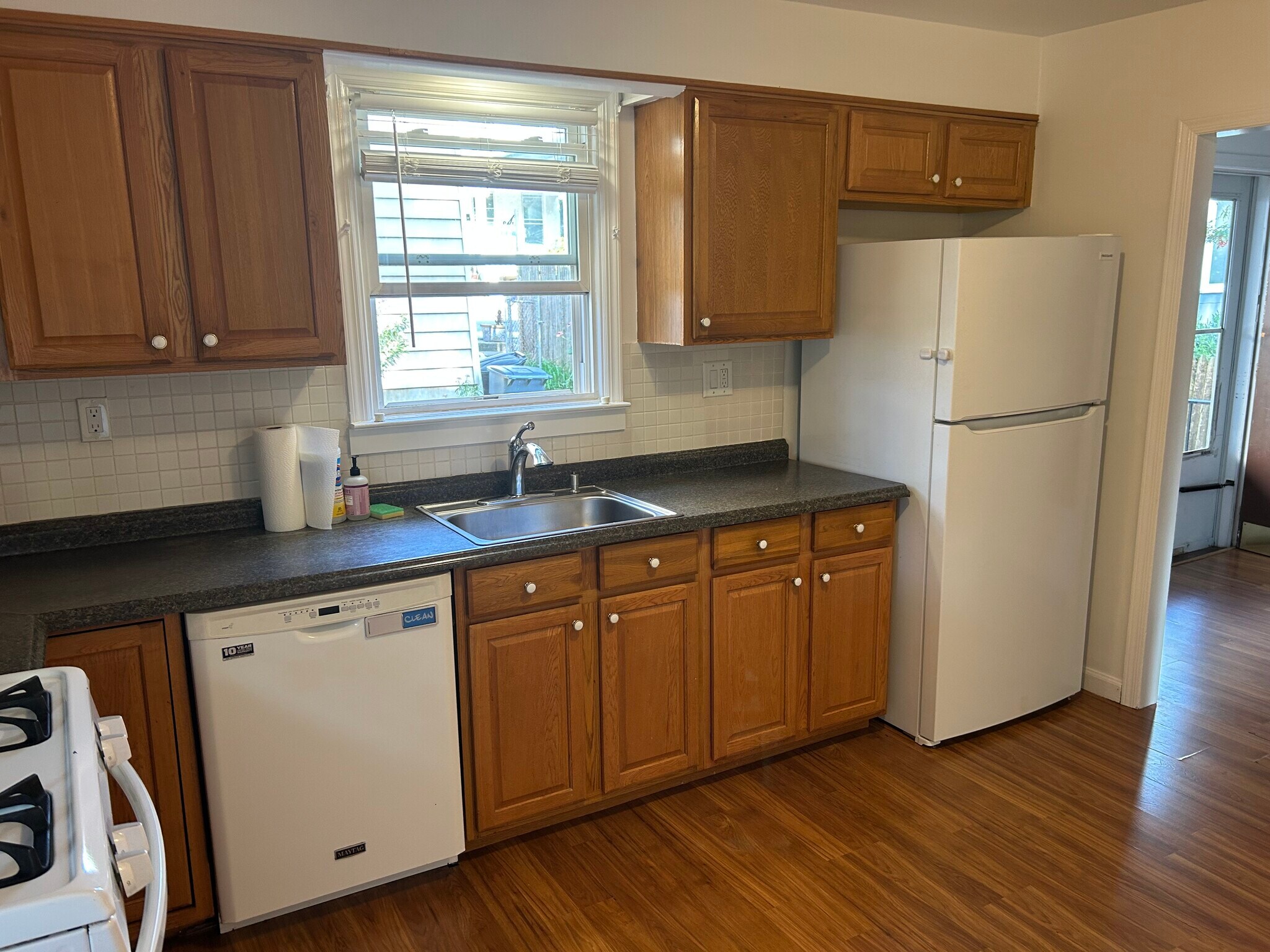 Kitchen - 28 S Eckar St