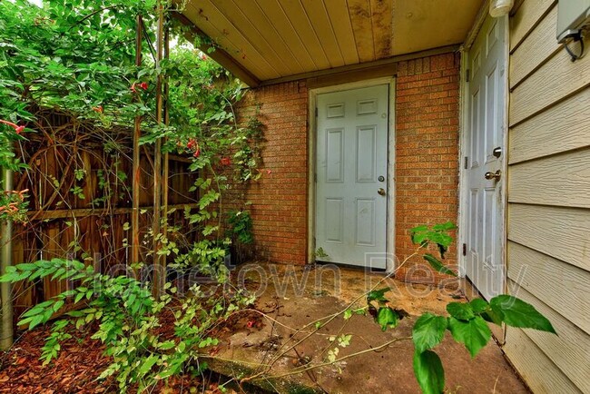 Building Photo - 410 E Steed Dr