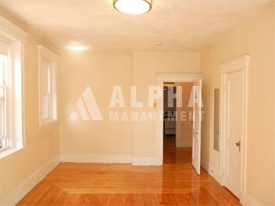 Building Photo - 136 Hemenway St