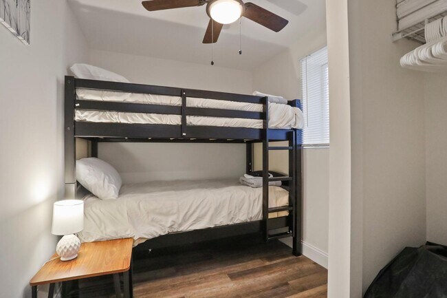 Building Photo - 159 Wolfe Hill Rd