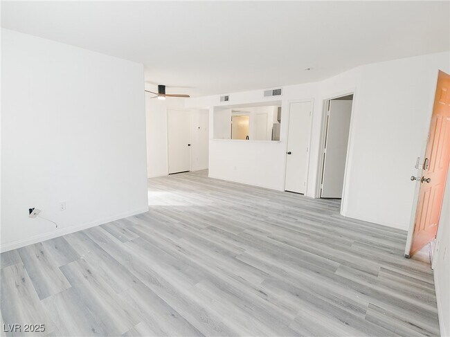 Building Photo - 2300 E Silverado Ranch Blvd