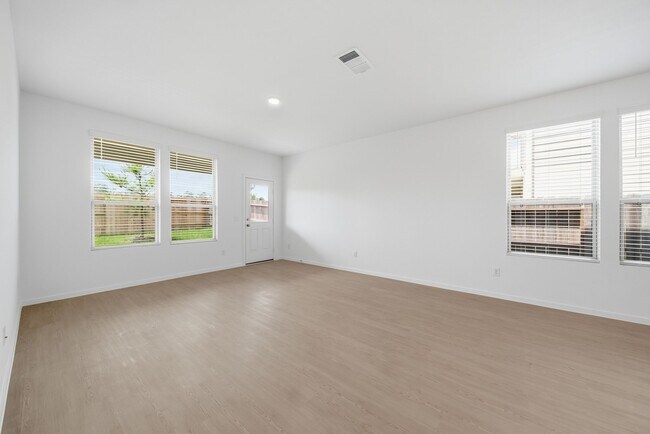 Building Photo - 10731 Sora Dr