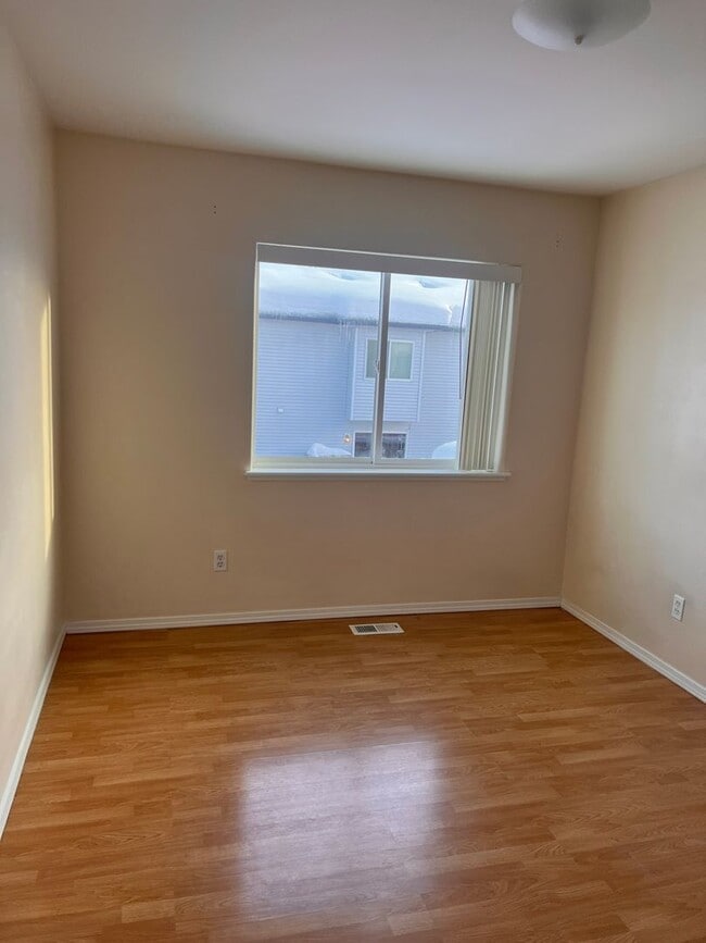 Building Photo - 8443 Moorland St