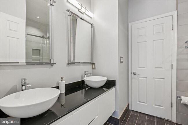 Building Photo - 3 Big Oak Ct