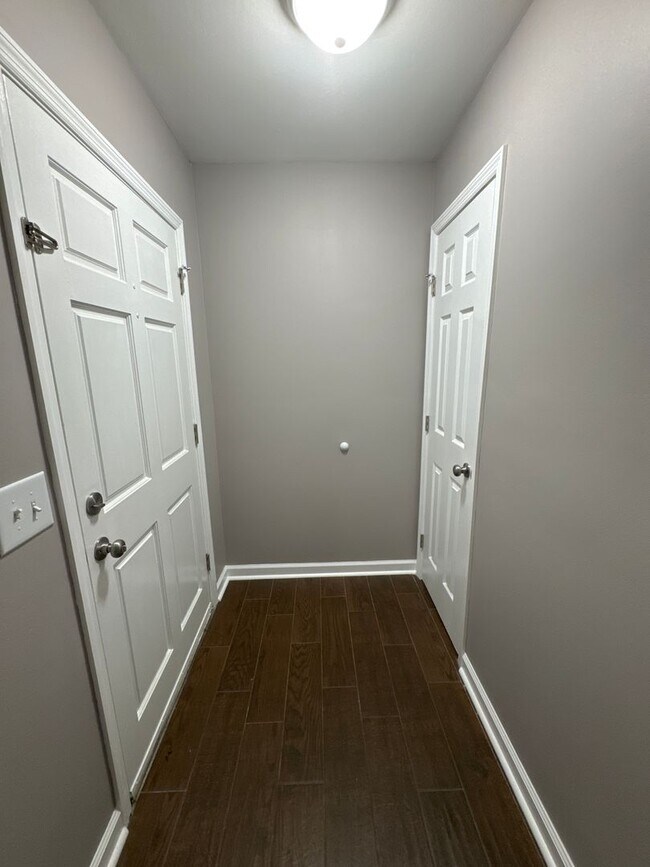Building Photo - Newly Renovated Home in a Prime Location!