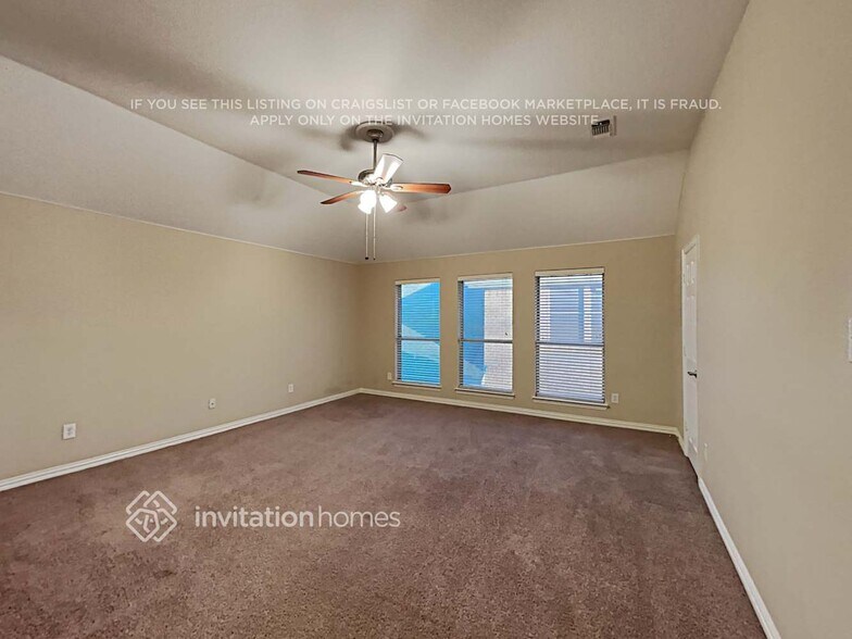 Building Photo - 2206 Kingsley Dr