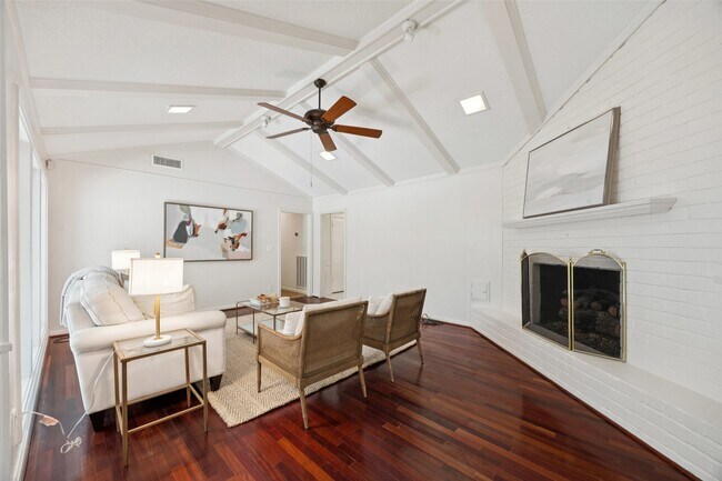 Building Photo - 10603 Lynbrook Dr