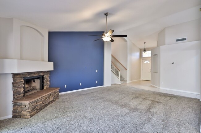 Building Photo - Pet Friendly 5-bedroom, 3 bath Home w/ Pool and Finished Basement