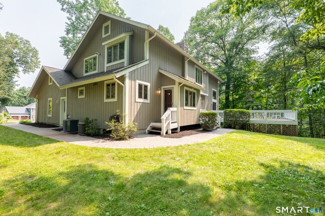 Building Photo - 32 Horseshoe Ridge Rd