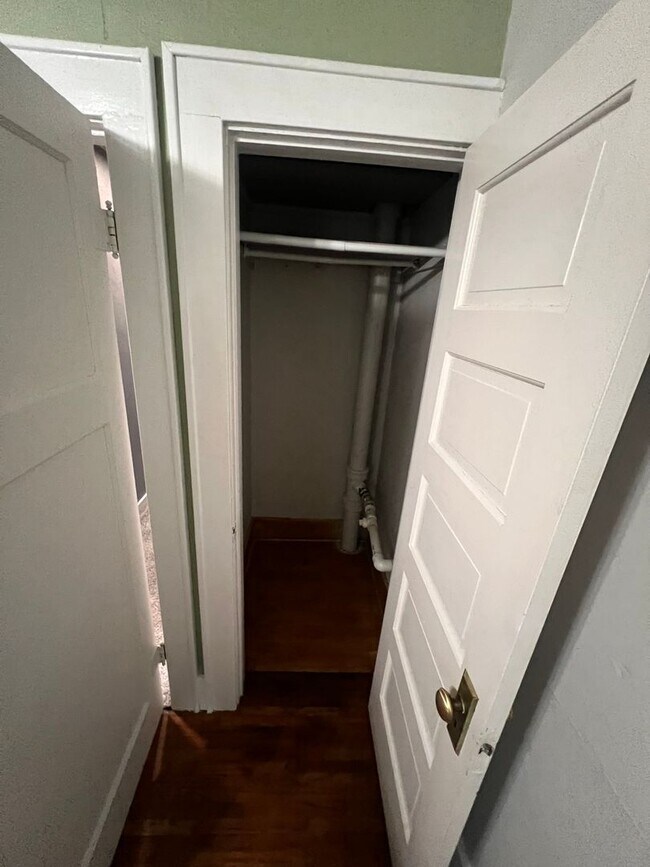 Building Photo - 2 bedroom home in Boone, fenced in yard, great for families!