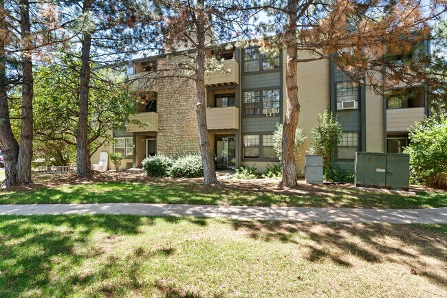 Building Photo - 16153 E Alaska Pl