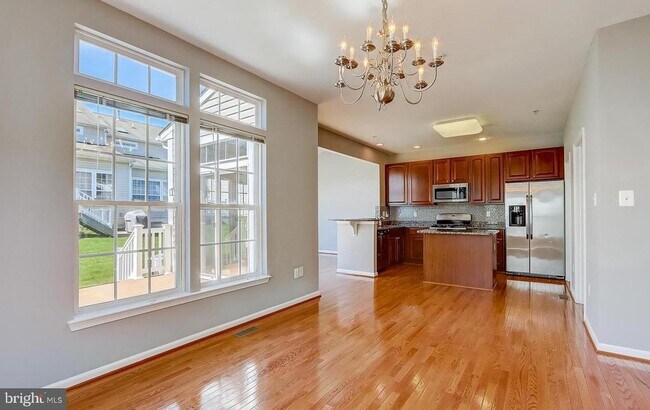 Building Photo - 1709 Hayle Dr