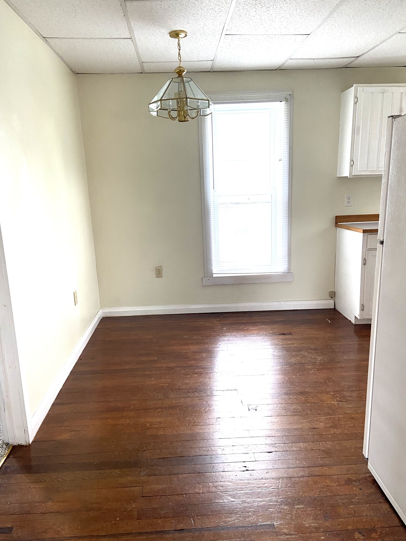Unfurnished eat-in kitchen view. - 76 N Main St