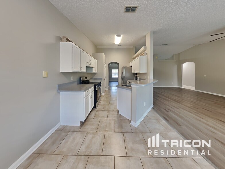 Building Photo - 3397 Westfield Dr