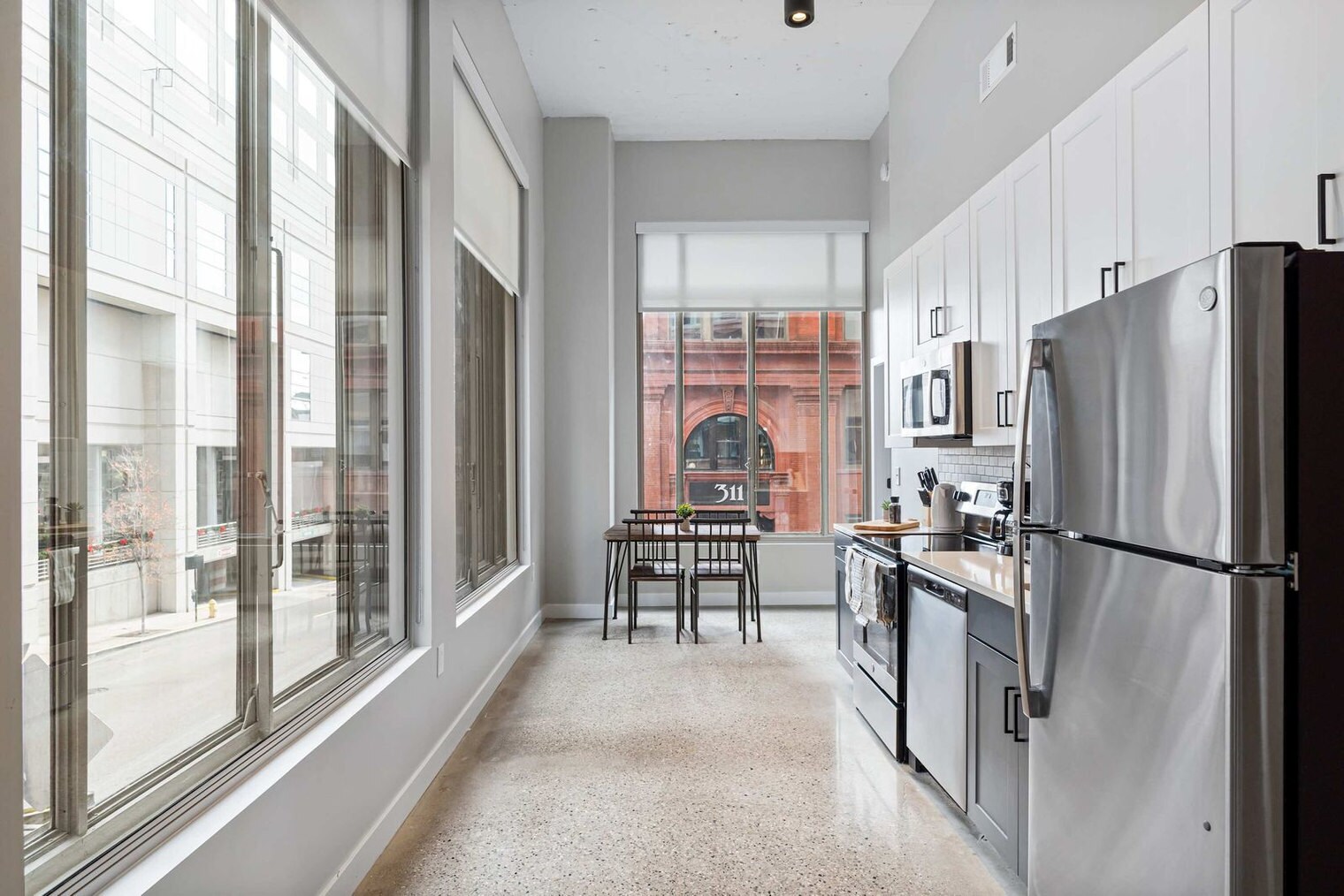 Building Photo - 205 W 4th St