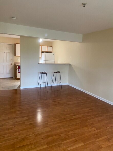 Building Photo - 287 Hildred Dr