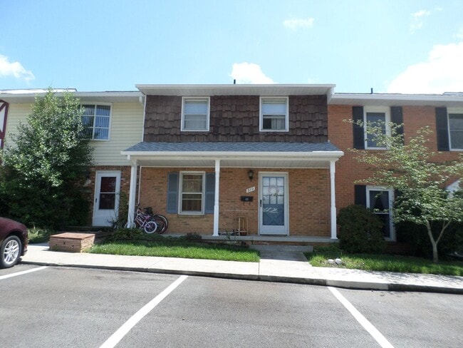 Building Photo - 310 Loudon Rd