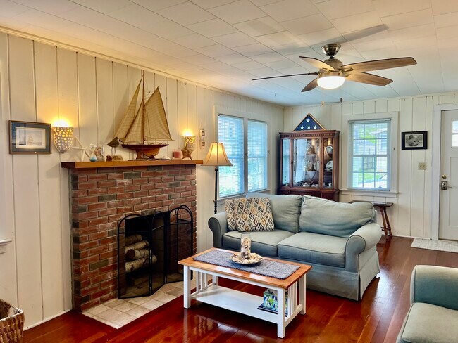 Building Photo - 38 Seabreeze Rd