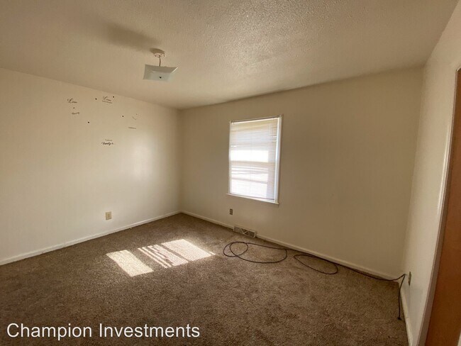 Building Photo - 622 Margrace Rd