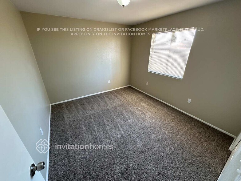 Building Photo - 5620 S La Rosa Dr