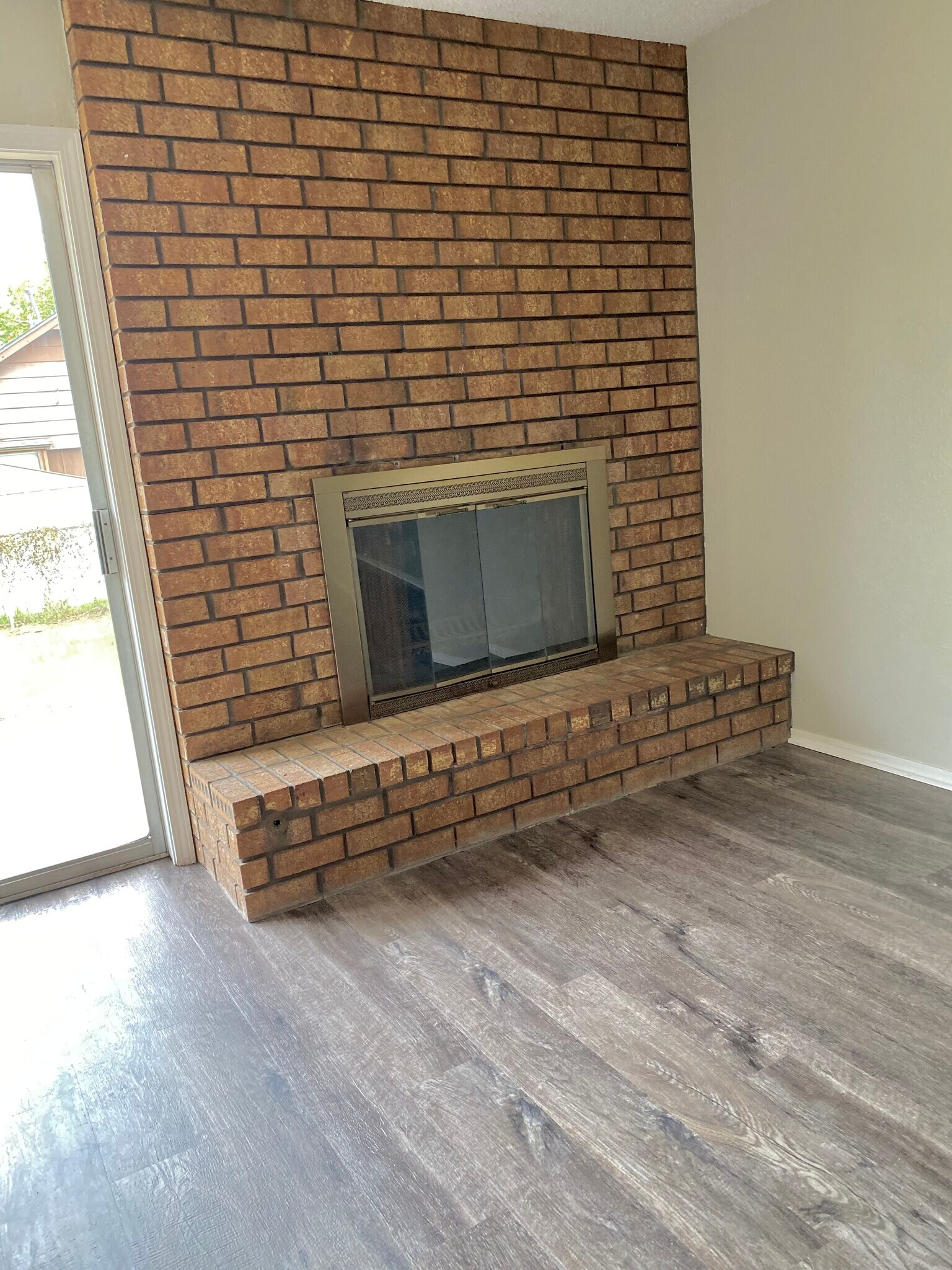 Building Photo - 305 W Quantico St