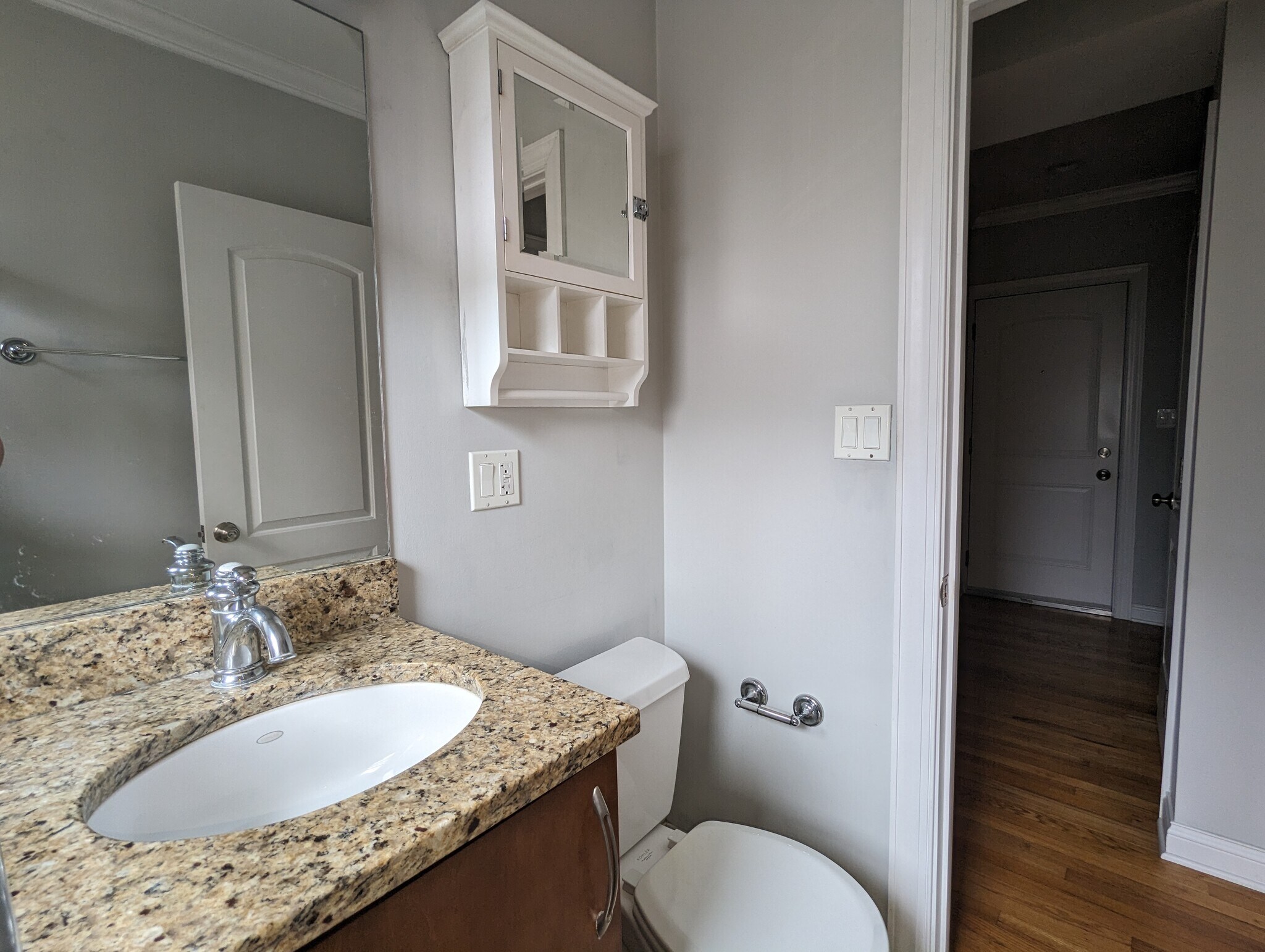 Building Photo - 3808 N Marshfield Ave