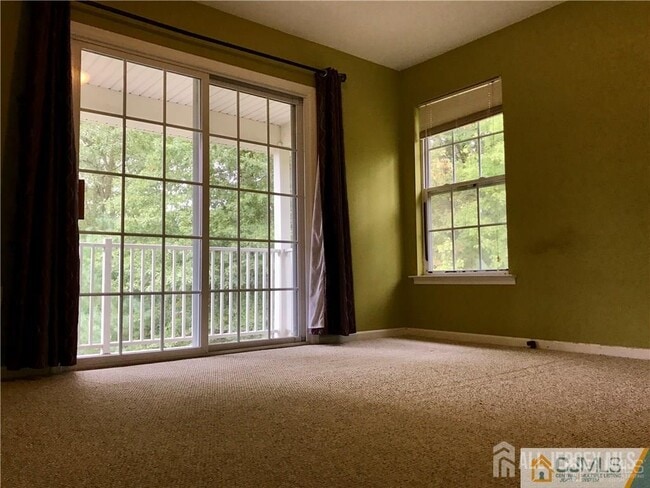 Building Photo - 141 Forest Dr