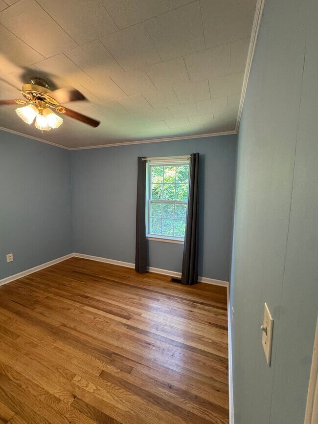 Building Photo - 829 Montclair Cir NW