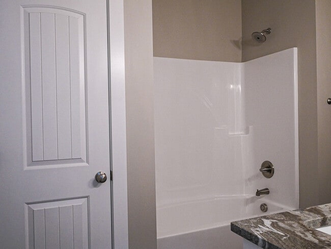 Building Photo - 1364 Summer Cir SW